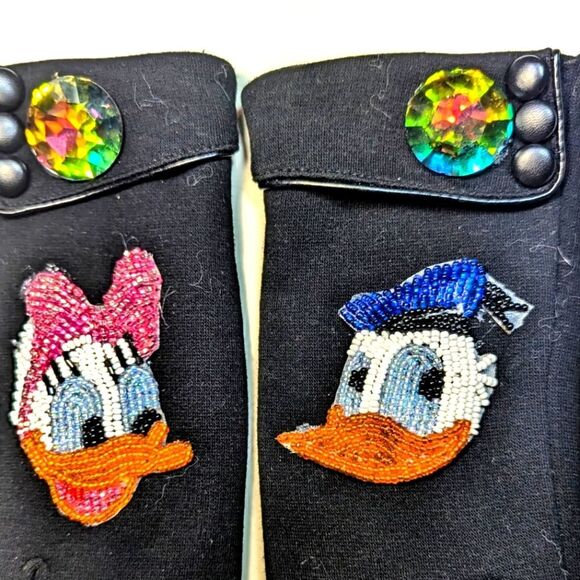 Wendy Gell Disney winter gloves Donald and Daisy bead appliques Swarovski Stones - Picture 2 of 3